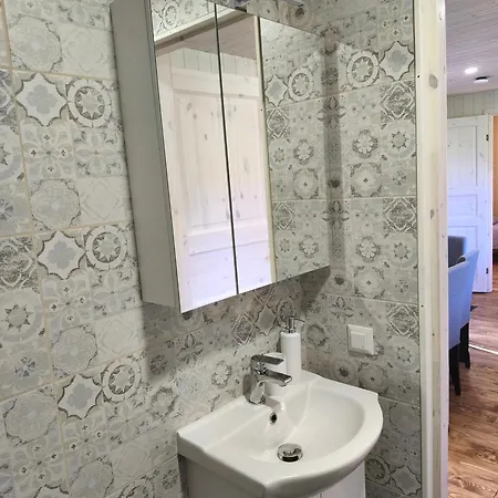 Family Vacation, 2 Bedroom House - Red House Holiday home