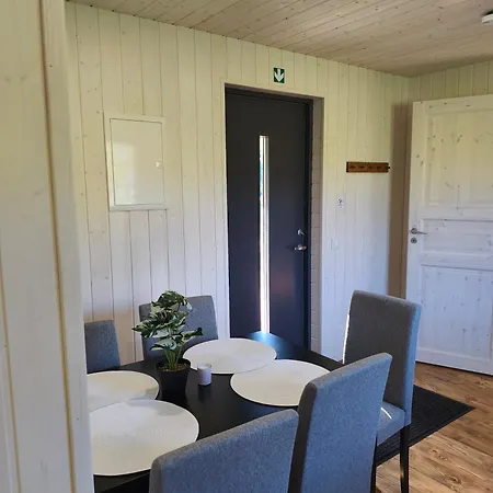 Family Vacation, 2 Bedroom House - Red House *