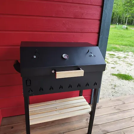 Family Vacation, 2 Bedroom House - Red House Loupollu