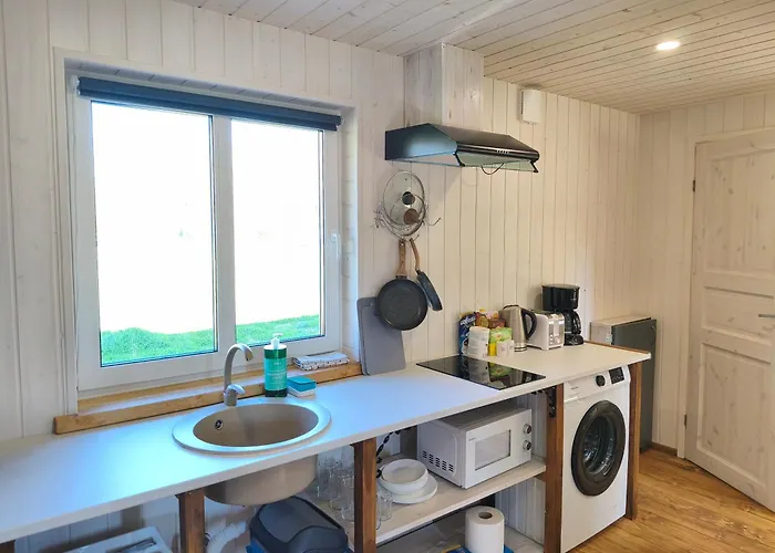 Family Vacation, 2 Bedroom House - Red House 度假居 *