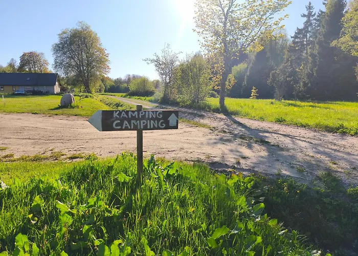 Family Vacation, 2 Bedroom House - Red House Holiday home *