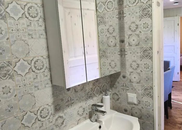 Family Vacation, 2 Bedroom House - Red House Holiday home