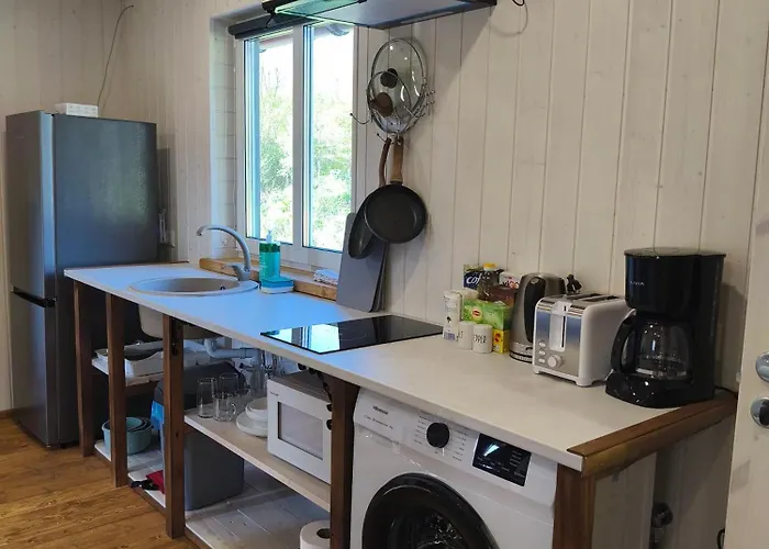 Family Vacation, 2 Bedroom House - Red House Loupollu