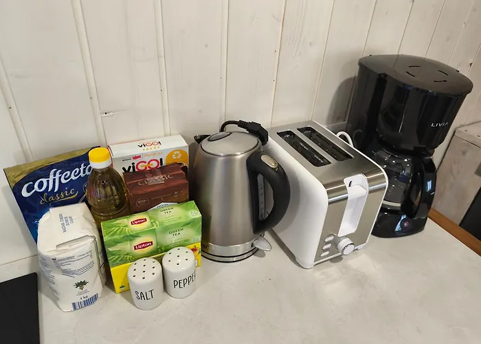 Family Vacation, 2 Bedroom House - Red House 度假居