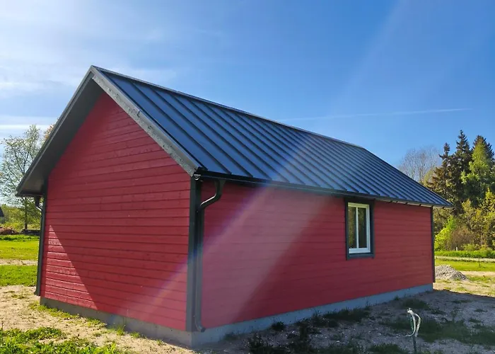 Family Vacation, 2 Bedroom House - Red House Holiday home *