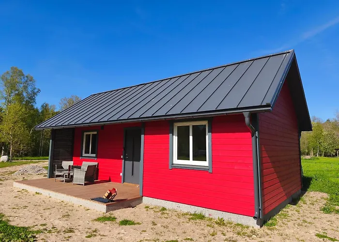 Family Vacation, 2 Bedroom House - Red House Loupollu