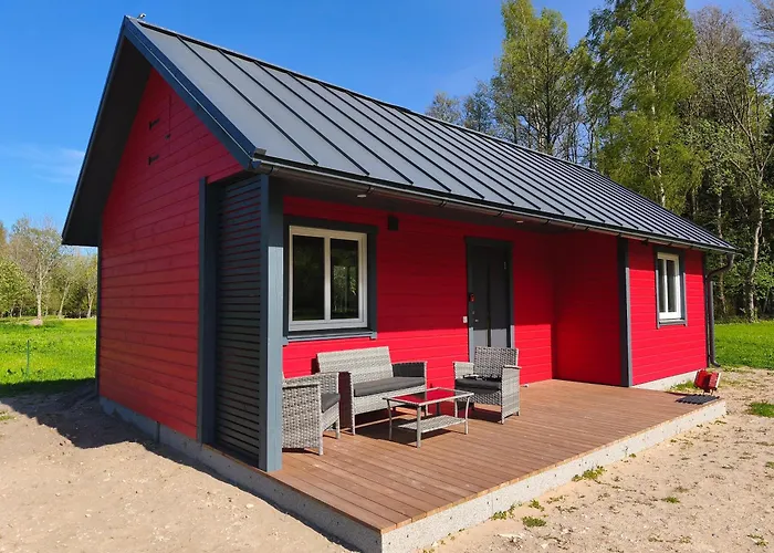 Family Vacation, 2 Bedroom House - Red House Holiday home