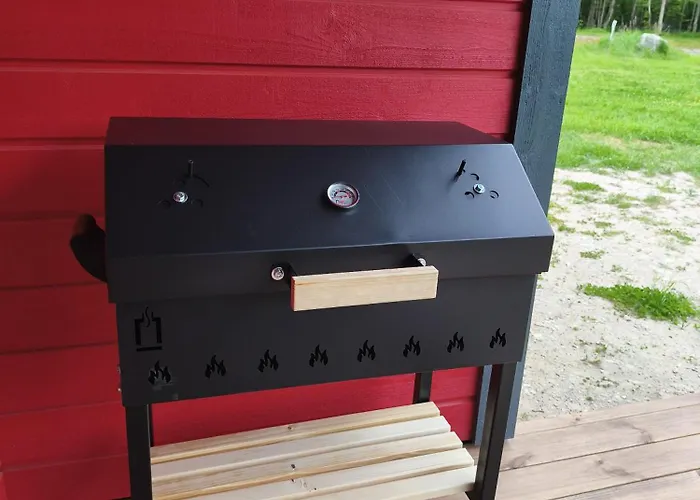 Family Vacation, 2 Bedroom House - Red House Loupollu